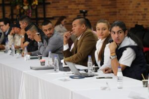 Gobierno y parte de una disidencia de las Farc instalan nuevo ciclo de diálogos