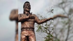 Llamado urgente por el grave deterioro de la estatua de Diomedes Díaz en La Guajira