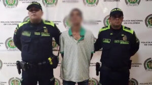 Muere un recluso en estación policial en Medellín: había atacado a su mamá con un machete