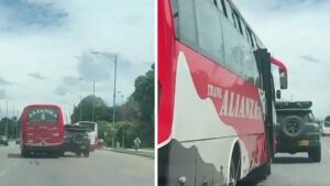 Peligrosa pelea: bus intermunicipal y camioneta protagonizan fuerte pelea en Bogotá