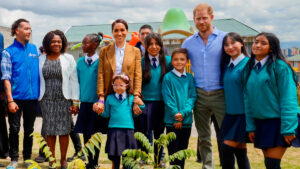 Harry y Meghan visitaron un colegio en Bogotá nominado entre los 10 mejores del mundo