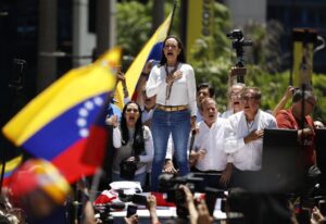 Vamos a hacer ceder al chavismo, dice María Corina Machado durante marcha contra Maduro