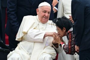 El papa llega a Indonesia, el país con más musulmanes en el mundo, para reforzar lazos