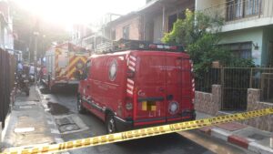 Cuatro personas fallecieron tras un incendio en una vivienda en Cali: una niña sobrevivió