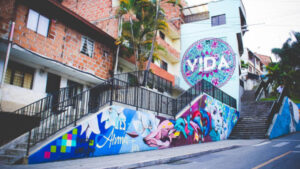 ¿Extorsiones en el Grafitour? Guías turísticos de la Comuna 13 de Medellín responden