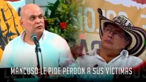 Video | Con un apretón de manos, Petro saludó a Mancuso en acto de devolución de tierras