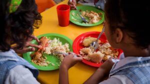 Programa de alimentación escolar asegura nutrición integral a niños de El Tarra y Hacarí