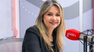 El presidente se ha dedicado a hostigarme todo el tiempo: Vicky Dávila en 6 AM