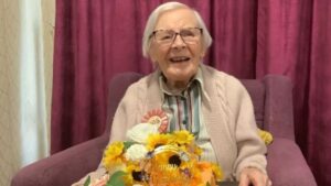 La insólita clave para vivir mucho más, según mujer de 105 años