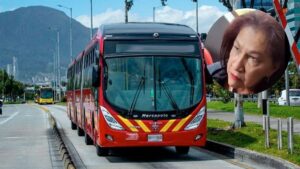 Video | Mujer ocupó dos sillas en TransMilenio y le negó un lugar a embarazada