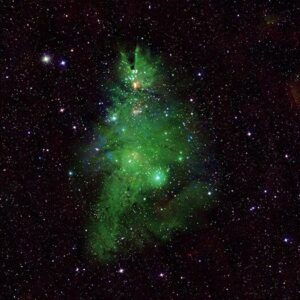 Créditos: rayos X: NASA/CXC/SAO; óptico: TA Rector (NRAO/AUI/NSF y NOIRLab/NSF/AURA) y BA Wolpa (NOIRLab/NSF/AURA); infrarrojo: NASA/NSF/IPAC/CalTech/Univ. de Massachusetts; procesamiento de imágenes: NASA/CXC/SAO/L. Frattare y J. Major