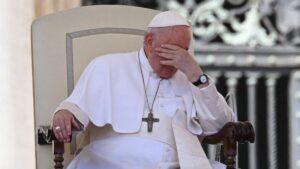 El papa Francisco sufrió una caída: ¿cuál es el estado del santo pontífice?