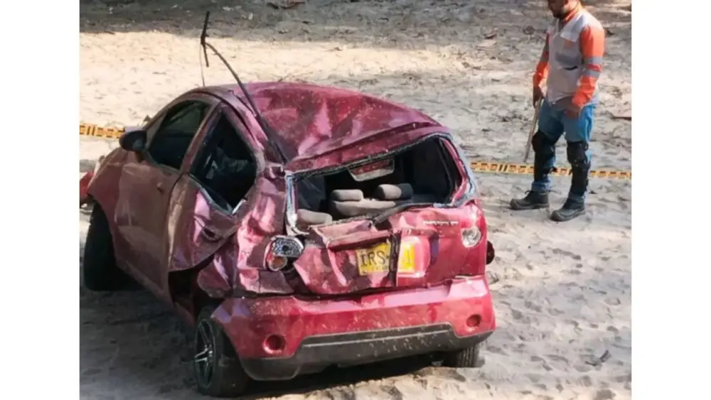 Carro del accidente en el que se encontraba fanática de Shakira