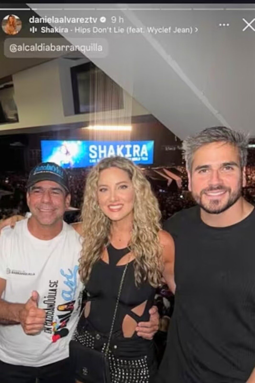 Alejandro Char, Daniela Álvarez y Daniel Arenas en el concierto de Shakira en Barranquilla | Foto: @danielaalvareztv