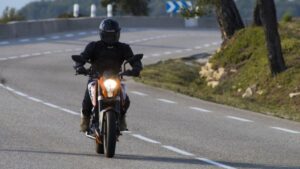 Video | Dos adultas mayores fueron atropelladas por motociclista en Bogotá