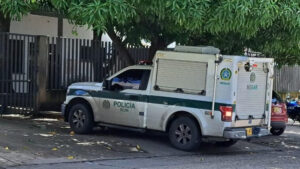 Ataque en cancha de fútbol deja un joven fallecido y dos gravemente heridos: ¿qué se sabe?