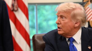 El insólito incentivo que Estados Unidos le entregaría a migrantes que se autodeporten