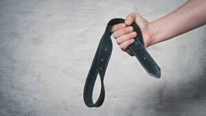La insólita razón por la que hombre le habría causado la muerte por correazos a su sobrino