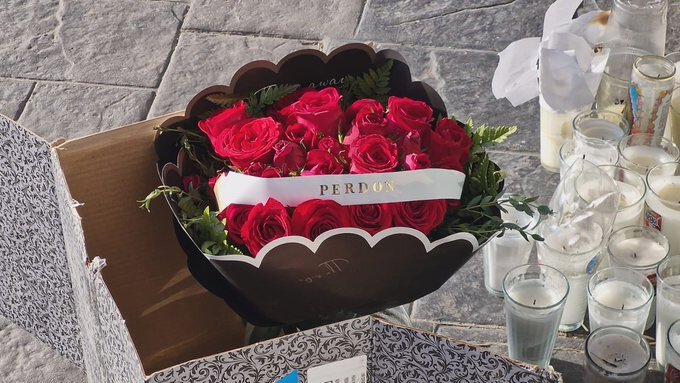 Ramo de rosas en salón de belleza donde murió Valeria Márquez