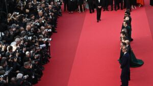 Video | Reconocido actor protagoniza tenso momento con fotógrafo en alfombra roja