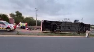 Accidente de tránsito cobra la vida de 11 personas y deja 22 heridos: ¿qué pasó?