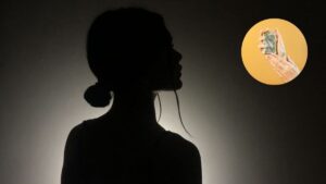 Actriz protagoniza polémica por insólito lanzamiento de un curioso jabón: ¿algo sucio?