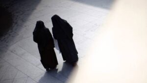 Restos de 800 bebés fueron hallados en un hogar para madres solteras: monjas lo lideraban