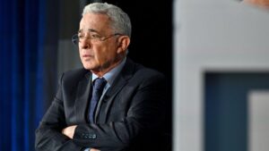 Histórico: condenan a expresidente de Colombia Álvaro Uribe Vélez
