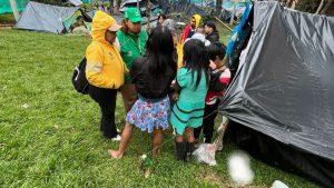 Fiesta de indígenas Emberá en Bogotá genera indignación: ¿menores alcoholizados?