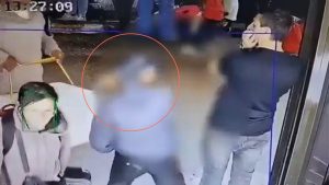 Video | Esto se sabe sobre adulto mayor que apuñaló a personas en Terminal de Bogotá