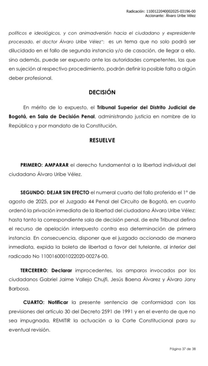 Tribunal ordena liberar a Álvaro Uribe