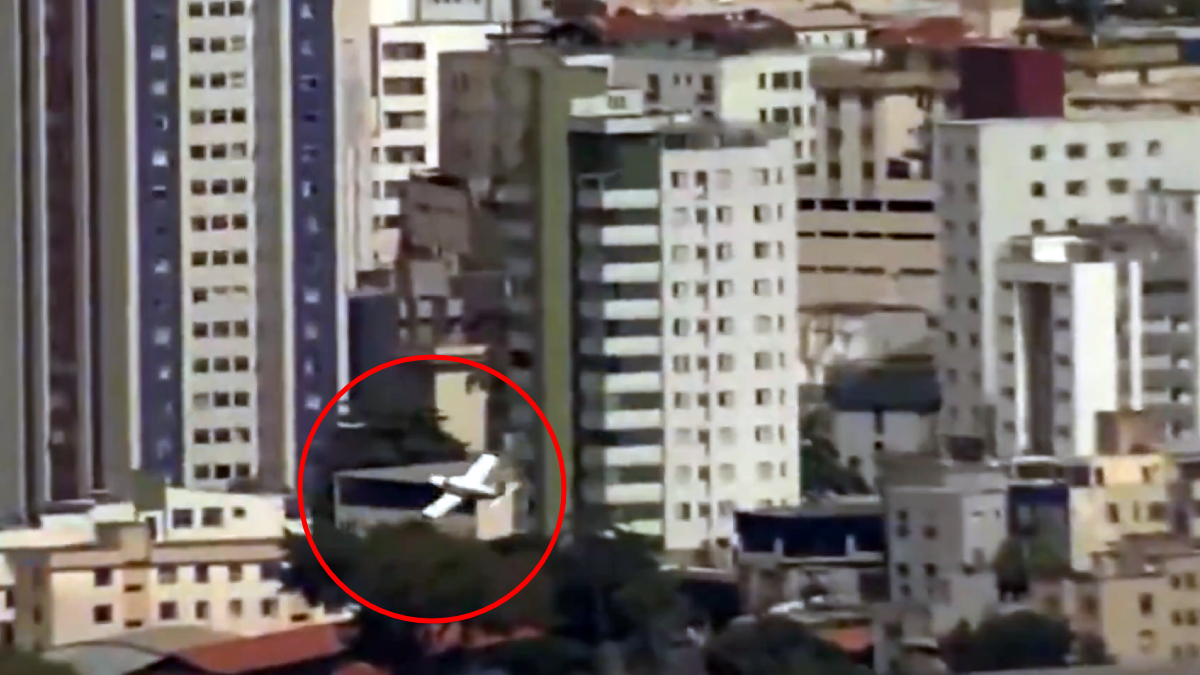 Avioneta se estrella contra edificio residencial en Belo Horizonte, Brasil, dejando dos muertos